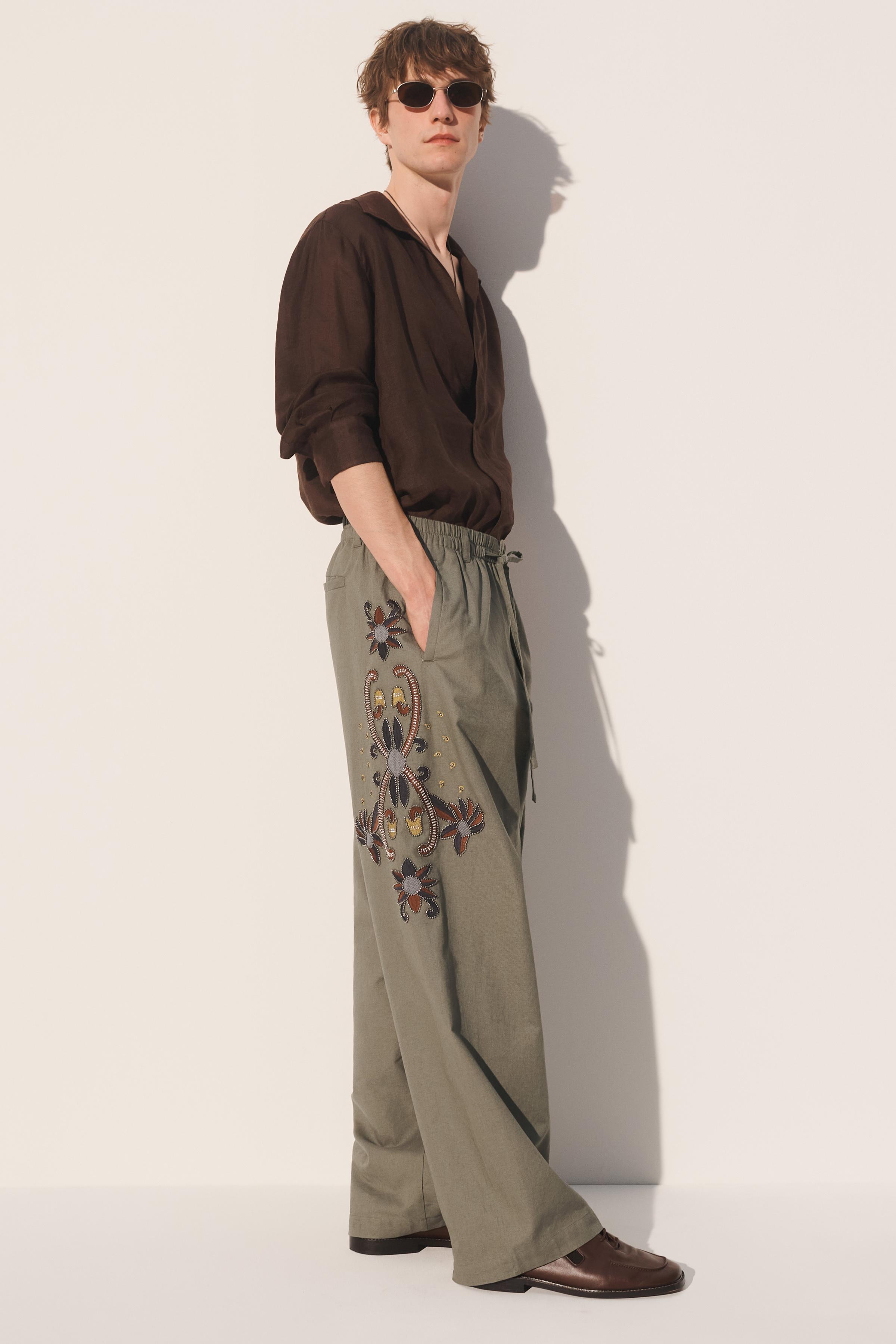 CONTRAST EMBROIDERED LINEN-COTTON PANTS